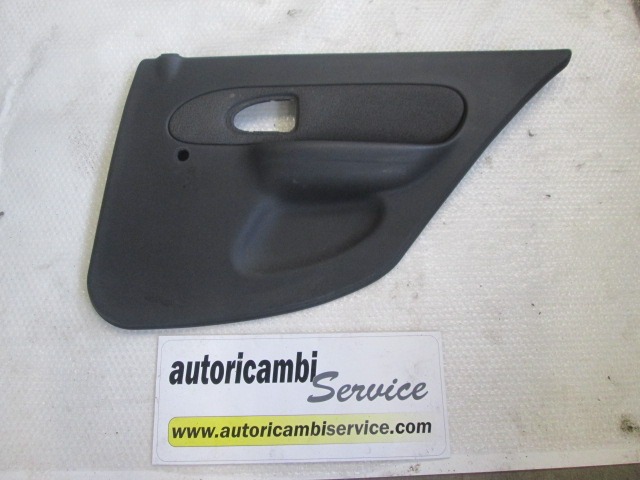 VRATNI PANEL OEM N. PNPDTRNCLIOBBMK2RBR5P ORIGINAL REZERVNI DEL RENAULT CLIO BB CB MK2 R / CLIO STORIA (05/2001 - 2012) BENZINA LETNIK 2004