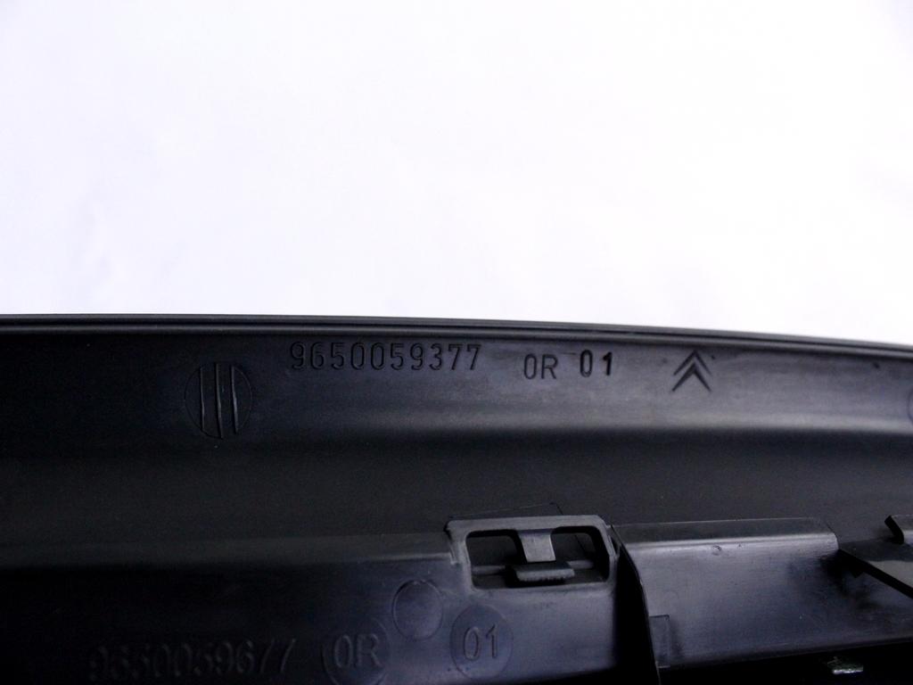 1611637980 MASCHERINA GRIGLIA PARAURTI ANTERIORE CON STEMMA CITROEN XSARA PICASSO 1.6 B 80KW 5M 5P (2006) RICAMBIO USATO