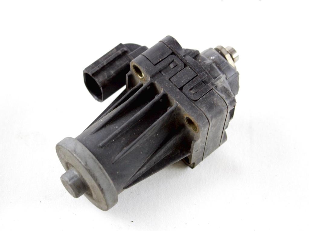 9X2Q-9U438-DA VALVOLA EGR BY PASS CON RADIATORE SCARICO GAS EGR LAND ROVER DISCOVERY 4 3.0 D 4X4 155KW AUT 5P (2012) RICAMBIO USATO