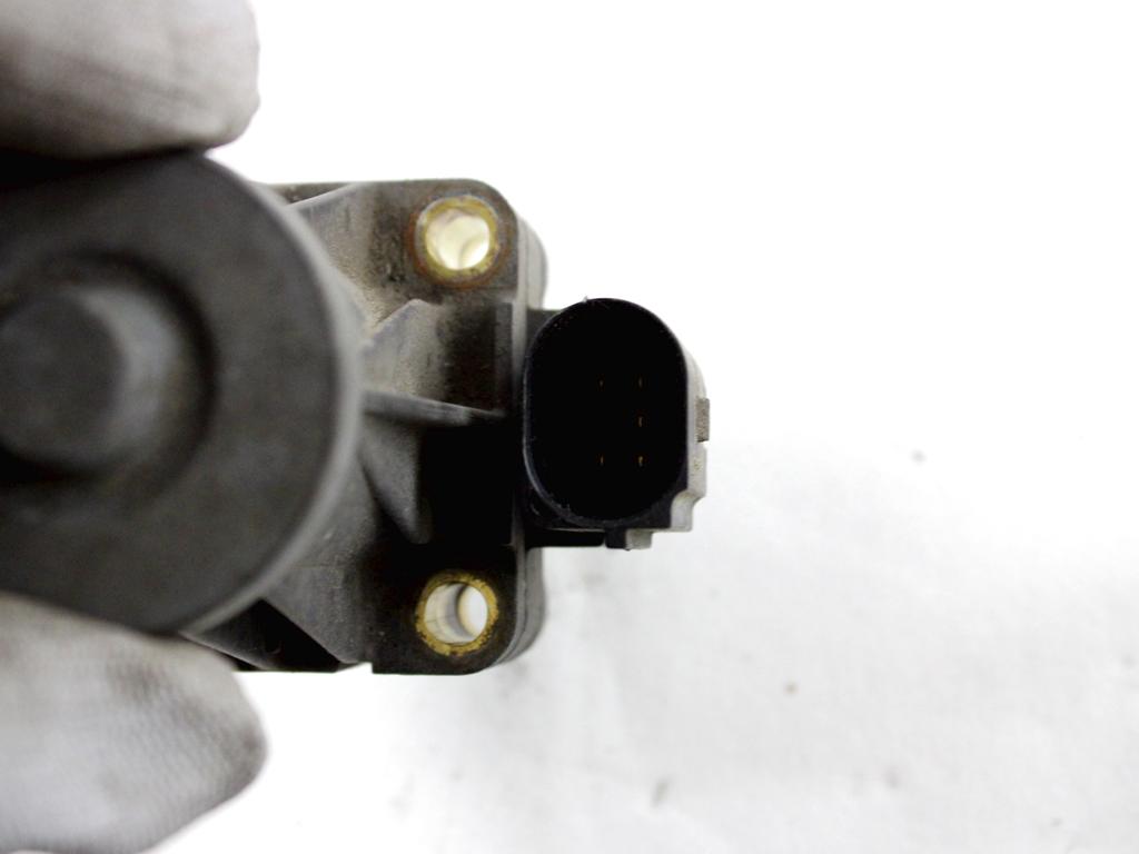 9X2Q-9U438-DA VALVOLA EGR BY PASS CON RADIATORE SCARICO GAS EGR LAND ROVER DISCOVERY 4 3.0 D 4X4 155KW AUT 5P (2012) RICAMBIO USATO