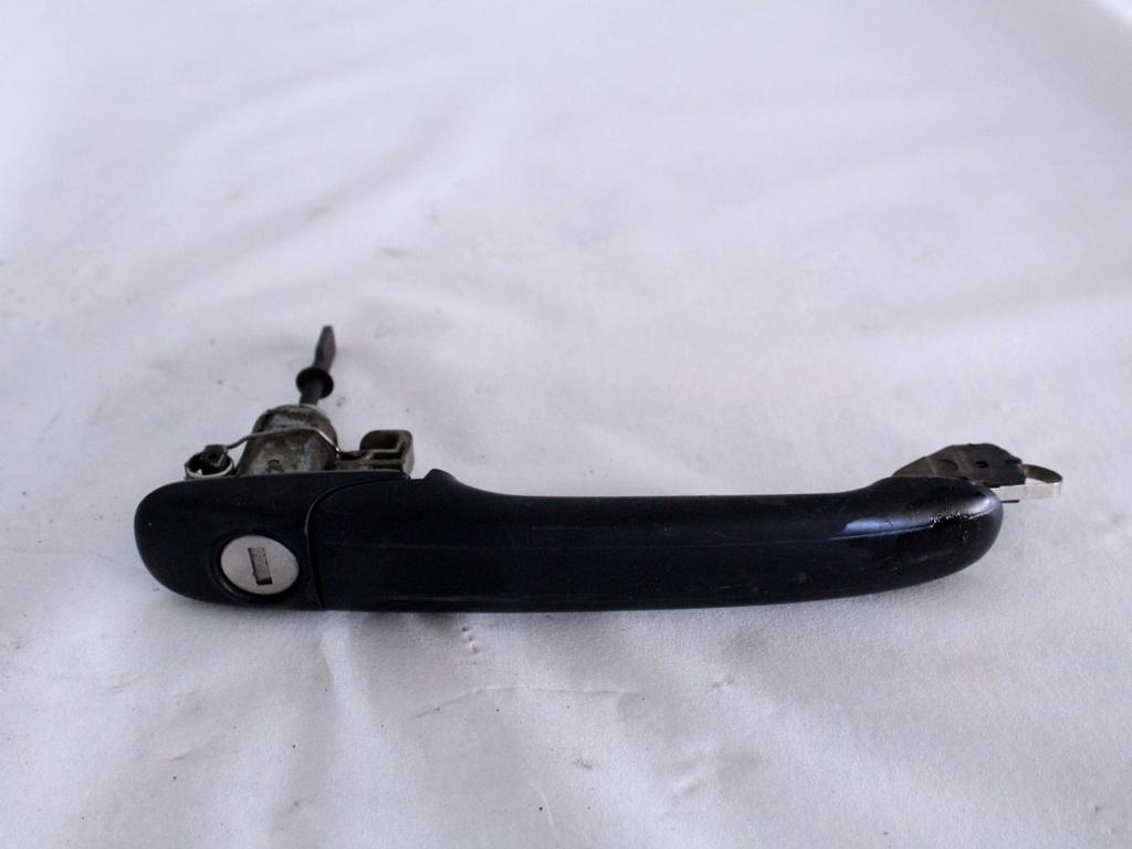 6K0837207 MANIGLIA ESTERNA PORTA ANTERIORE DESTRA VOLKSWAGEN POLO 6N1 6V2 1.4 B 44KW 5M 5P (1997) RICAMBIO USATO 