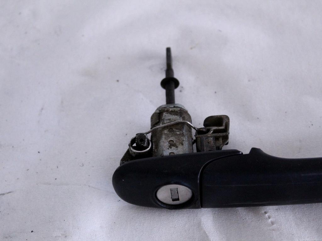 6K0837207 MANIGLIA ESTERNA PORTA ANTERIORE DESTRA VOLKSWAGEN POLO 6N1 6V2 1.4 B 44KW 5M 5P (1997) RICAMBIO USATO 