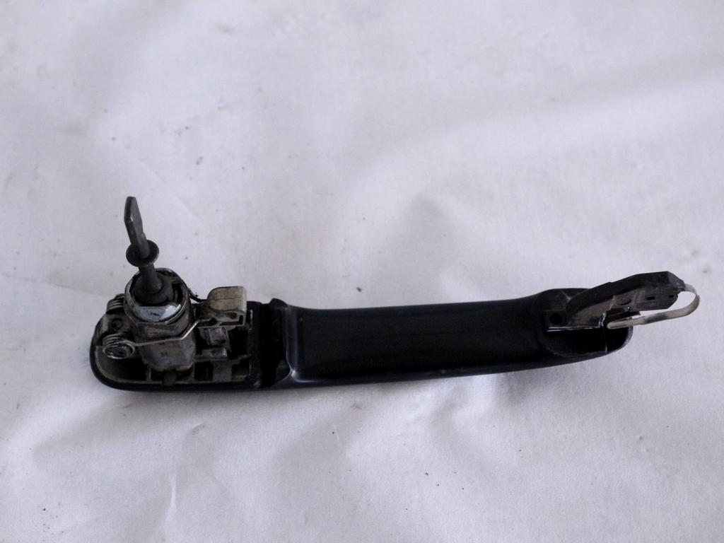 6K0837207 MANIGLIA ESTERNA PORTA ANTERIORE DESTRA VOLKSWAGEN POLO 6N1 6V2 1.4 B 44KW 5M 5P (1997) RICAMBIO USATO 