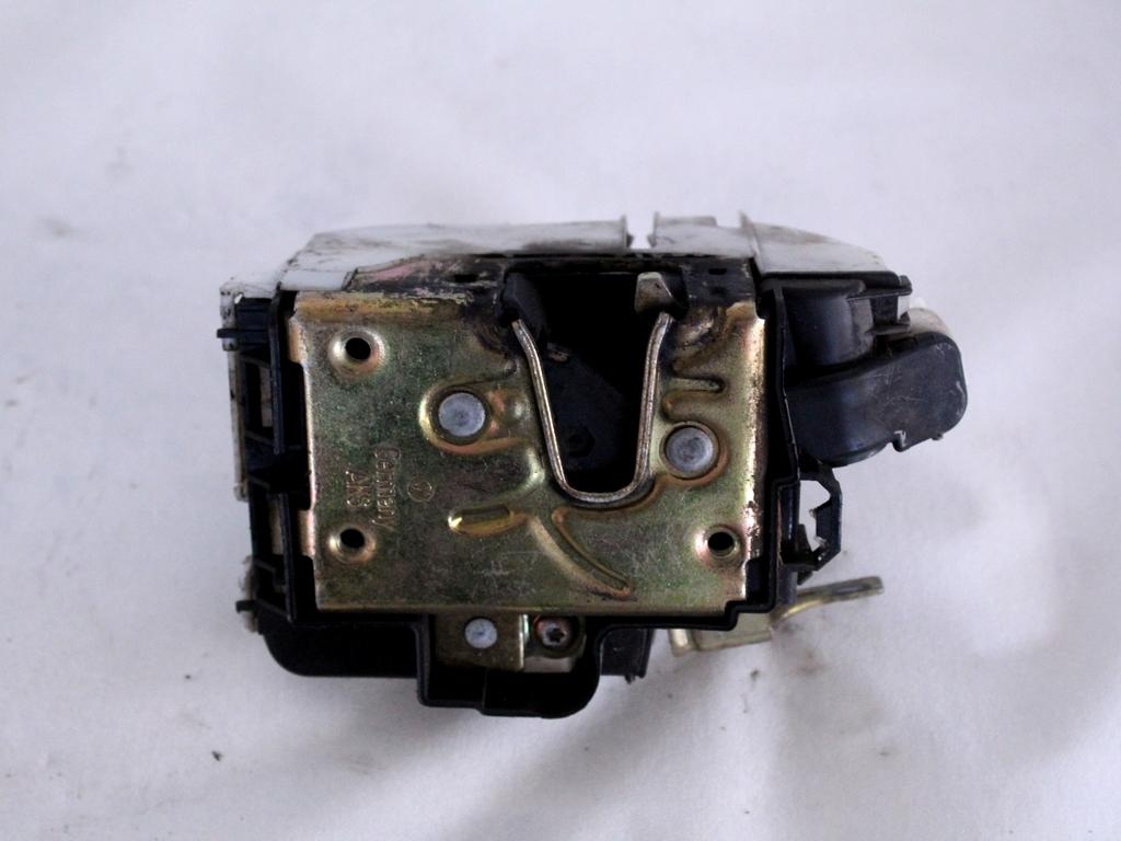 1HM862154B CHIUSURA SERRATURA PORTA ANTERIORE DESTRA VOLKSWAGEN POLO 6N1 6V2 1.4 B 44KW 5M 5P (1997) RICAMBIO USATO 