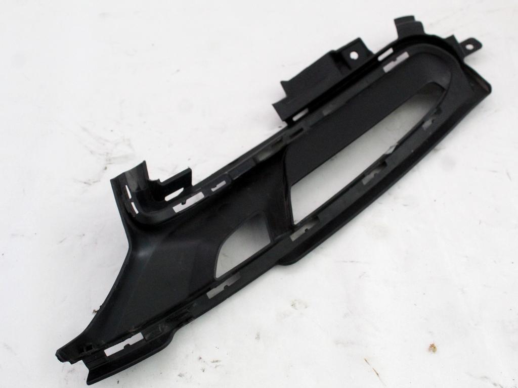 9J1807681 MASCHERINA GRIGLIA PARAURTI ANTERIORE LATO SINISTRO PORSCHE TAYCAN 4S Y1A E 4P AUT (2020) RICAMBIO USATO