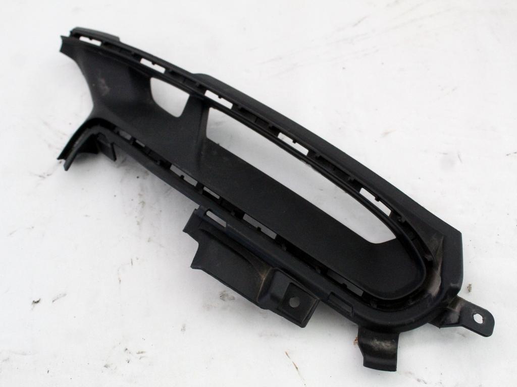 9J1807681 MASCHERINA GRIGLIA PARAURTI ANTERIORE LATO SINISTRO PORSCHE TAYCAN 4S Y1A E 4P AUT (2020) RICAMBIO USATO