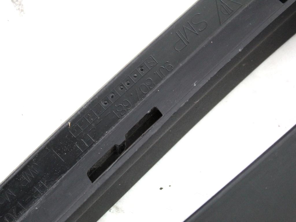9J1807681 MASCHERINA GRIGLIA PARAURTI ANTERIORE LATO SINISTRO PORSCHE TAYCAN 4S Y1A E 4P AUT (2020) RICAMBIO USATO