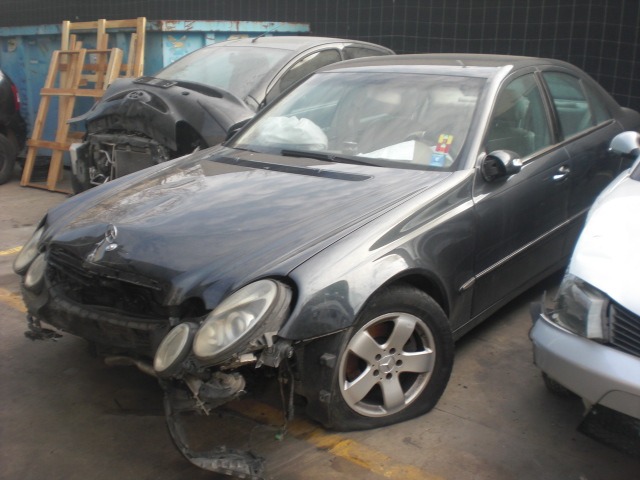 MERCEDES CLASSE E 320 W211 3.2 D 150KW AUT 5P (2004) RICAMBIO USATO 