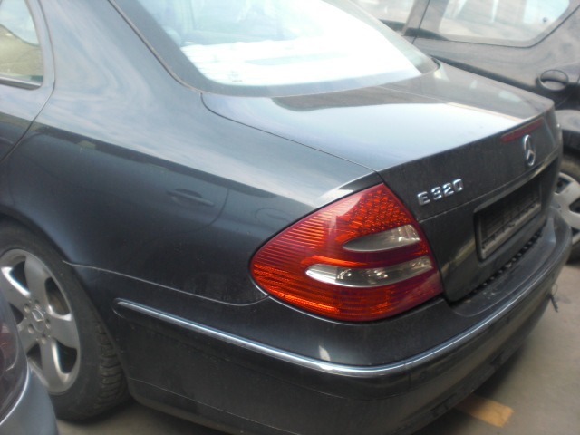 MERCEDES CLASSE E 320 W211 3.2 D 150KW AUT 5P (2004) RICAMBIO USATO 