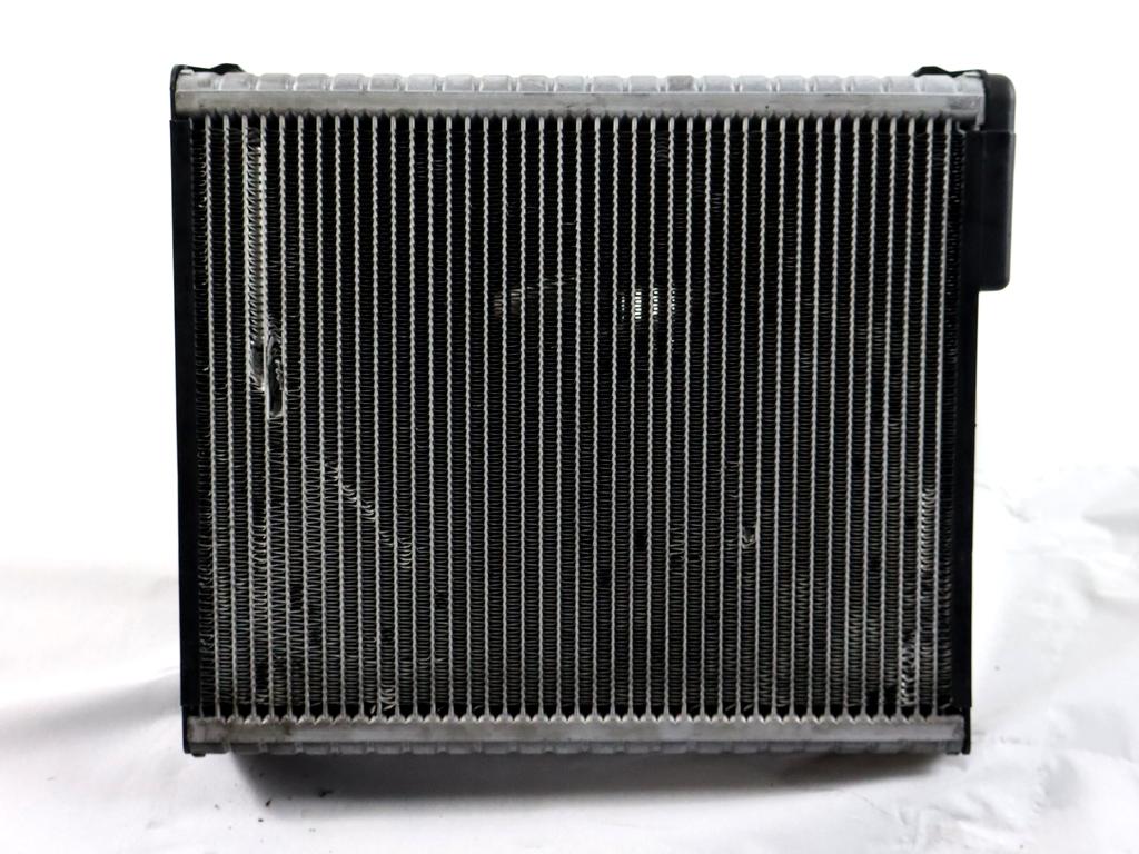 EVAPORATORE RADIATORE CLIMATIZZATORE CLIMA A/C INFINITI Q30 1.5 D 80KW 6M 5P (2017) RICAMBIO USATO 2468300084