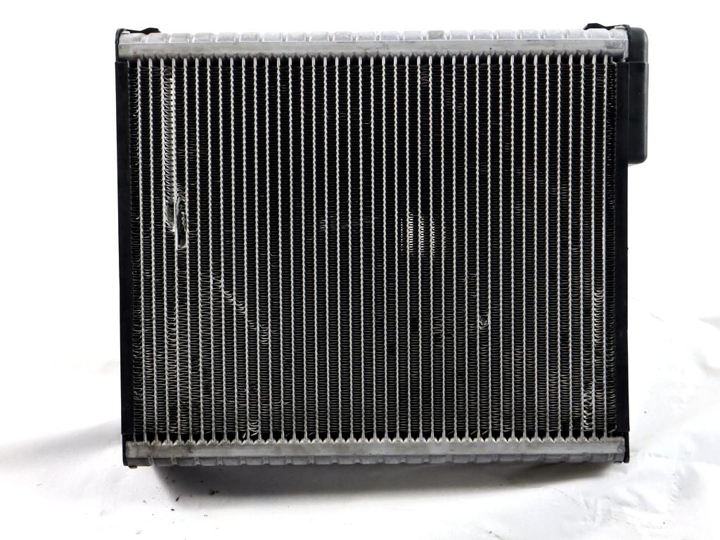 EVAPORATORE RADIATORE CLIMATIZZATORE CLIMA A/C INFINITI Q30 1.5 D 80KW 6M 5P (2017) RICAMBIO USATO 2468300084