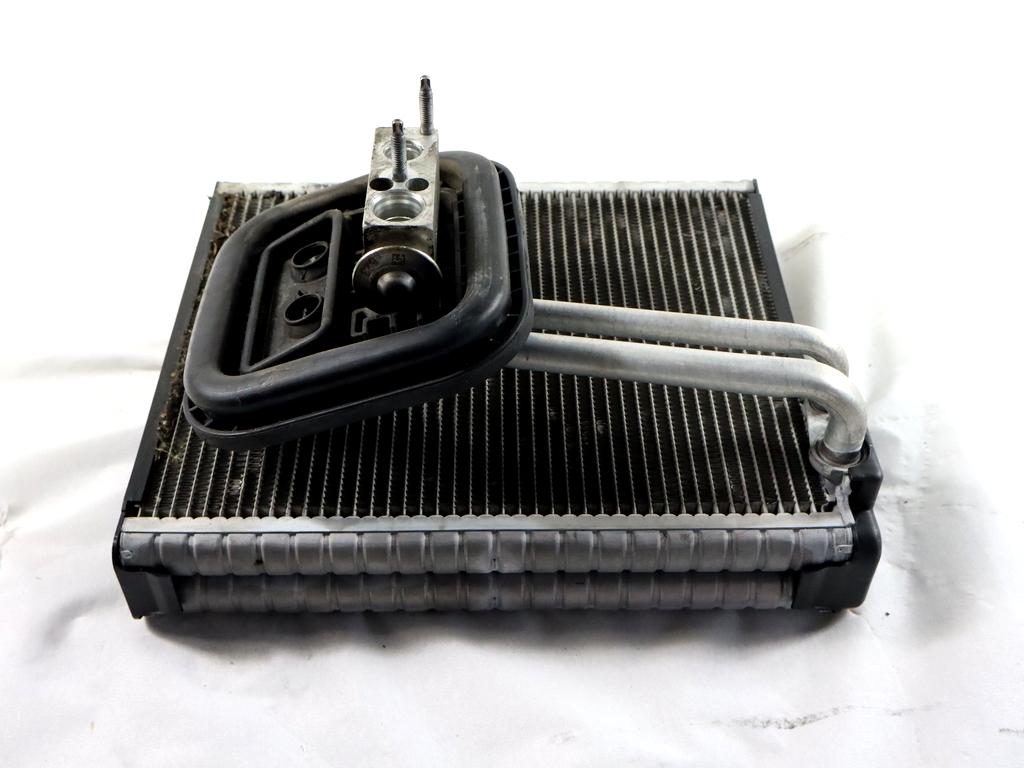 EVAPORATORE RADIATORE CLIMATIZZATORE CLIMA A/C INFINITI Q30 1.5 D 80KW 6M 5P (2017) RICAMBIO USATO 2468300084