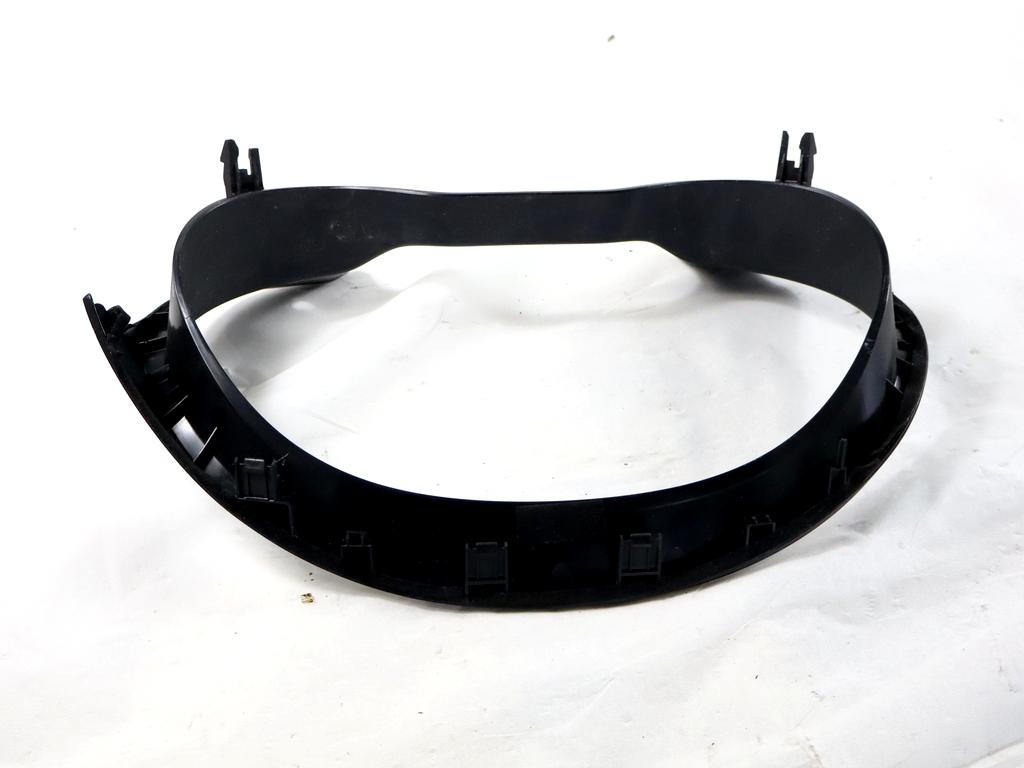682405DF0A MASCHERINA RIVESTIMENTO QUADRO STRUMENTI CONTACHILOMETRI INFINITI Q30 1.5 D 80KW 6M 5P (2017) RICAMBIO USATO