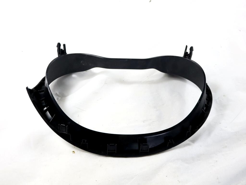 682405DF0A MASCHERINA RIVESTIMENTO QUADRO STRUMENTI CONTACHILOMETRI INFINITI Q30 1.5 D 80KW 6M 5P (2017) RICAMBIO USATO