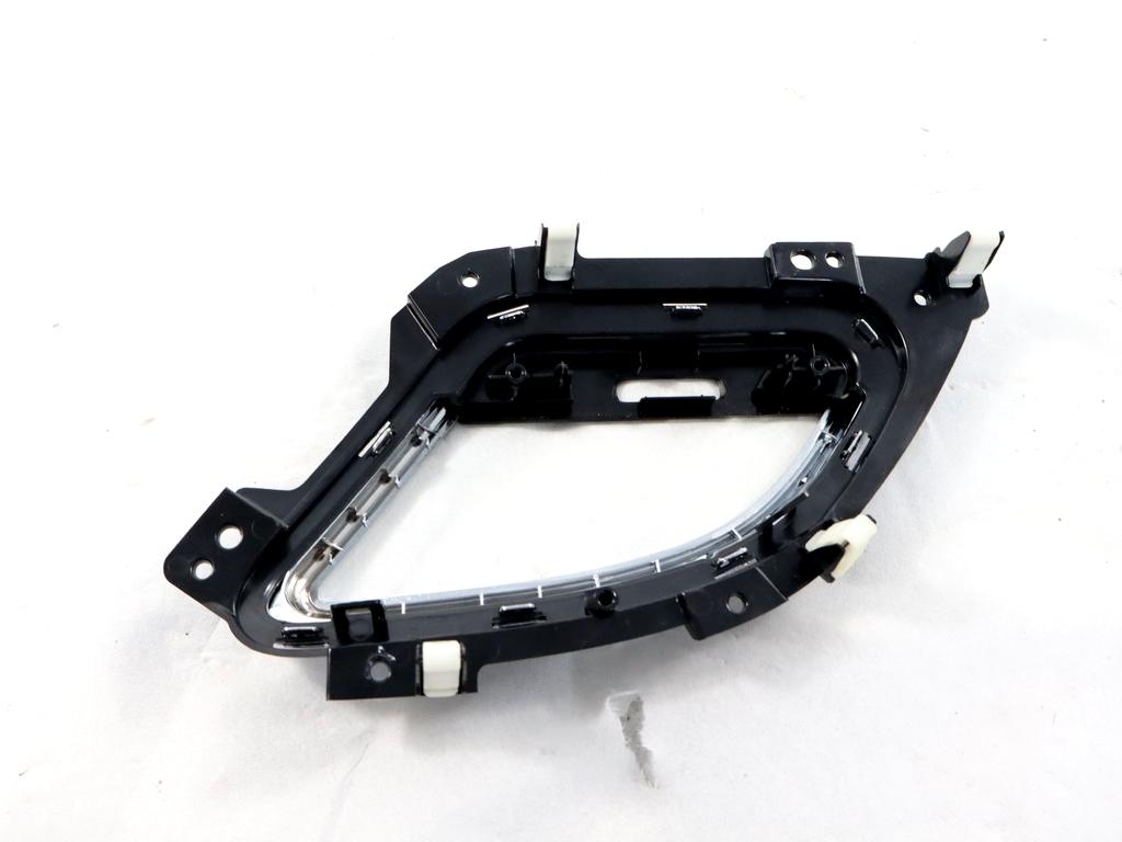 MASCHERINA RIVESTIMENTO BOCCHETTA AERAZIONE CRUSCOTTO LATO DESTRO EVO EVO3 1.5 G 83KW 5M 5P (2022) RICAMBIO USATO 