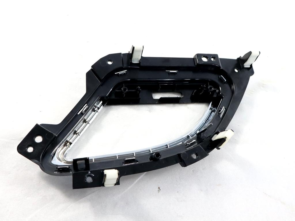 MASCHERINA RIVESTIMENTO BOCCHETTA AERAZIONE CRUSCOTTO LATO DESTRO EVO EVO3 1.5 G 83KW 5M 5P (2022) RICAMBIO USATO 