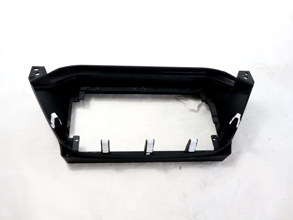 3410100193 MASCHERINA RIVESTIMENTO CRUSCOTTO CENTRALE EVO EVO3 1.5 G 83KW 5M 5P (2022) RICAMBIO USATO 