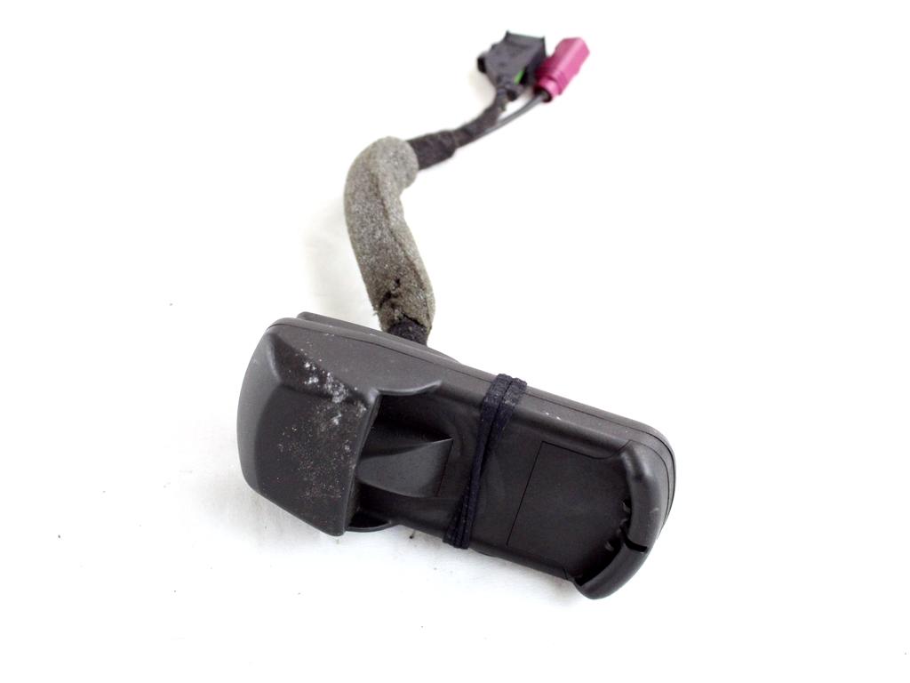 3C0035707C PIASTRA CONTATTO SUPPORTO TELEFONO VOLKSWAGEN PASSAT SW 1.4 M 110KW AUT 5P (2012) RICAMBIO USATO 