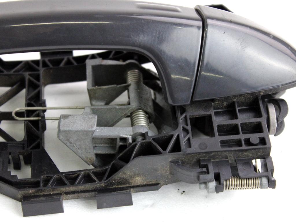 3C0837206GRU MANIGLIA ESTERNA PORTA POSTERIORE DESTRA VOLKSWAGEN PASSAT SW 1.4 M 110KW AUT 5P (2012) RICAMBIO USATO 