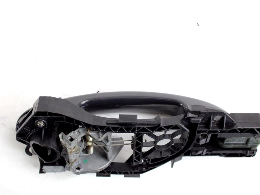 3C0837206GRU MANIGLIA ESTERNA PORTA POSTERIORE DESTRA VOLKSWAGEN PASSAT SW 1.4 M 110KW AUT 5P (2012) RICAMBIO USATO 