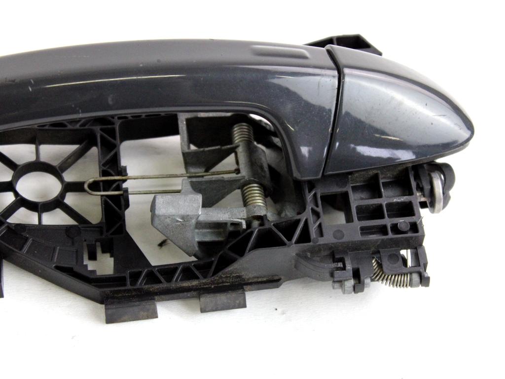 3C0837206GRU MANIGLIA ESTERNA PORTA ANTERIORE DESTRA VOLKSWAGEN PASSAT SW 1.4 M 110KW AUT 5P (2012) RICAMBIO USATO 