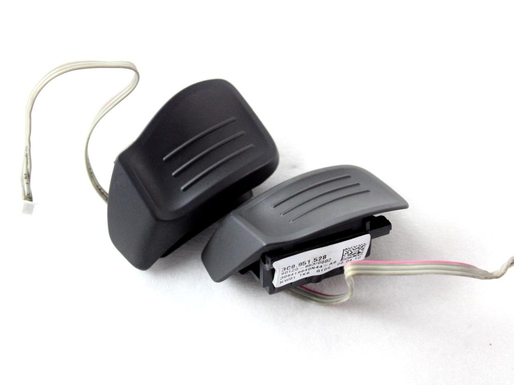 3C8951527 PALETTE COMANDI CAMBIO AUTOMATICO AL VOLANTE VOLKSWAGEN PASSAT SW 1.4 M 110KW AUT 5P (2012) RICAMBIO USATO 3C8951528