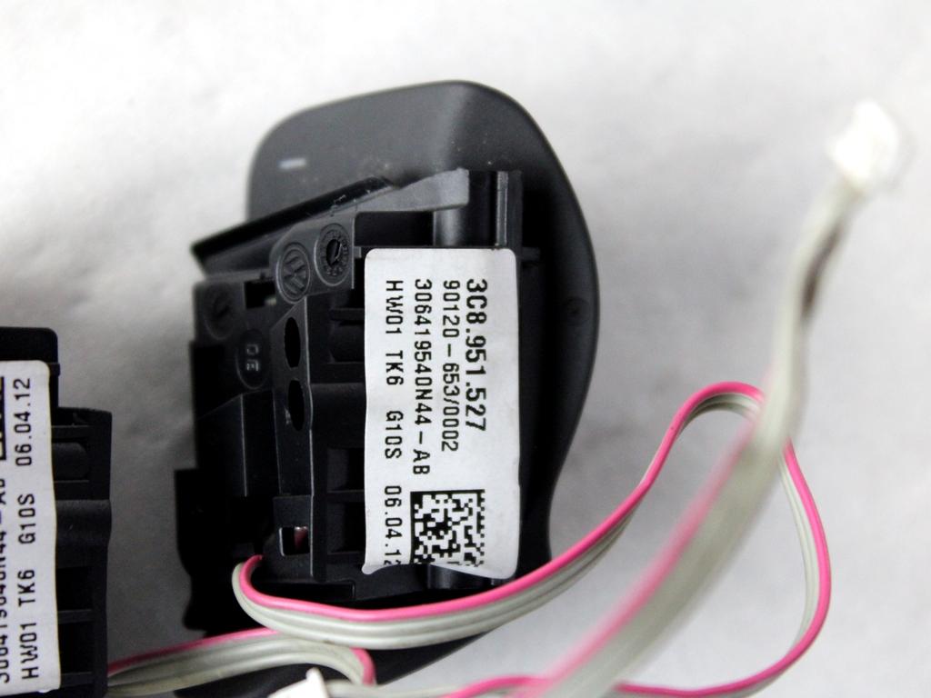 3C8951527 PALETTE COMANDI CAMBIO AUTOMATICO AL VOLANTE VOLKSWAGEN PASSAT SW 1.4 M 110KW AUT 5P (2012) RICAMBIO USATO 3C8951528