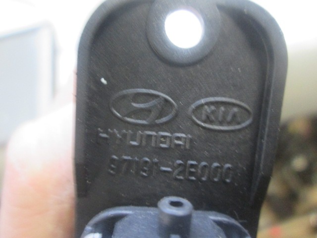 HLADILNIK ZA GRETJE OEM N. 87191-2E000 ORIGINAL REZERVNI DEL HYUNDAI TUCSON JM MK1 (2004 - 2009) DIESEL LETNIK 2007