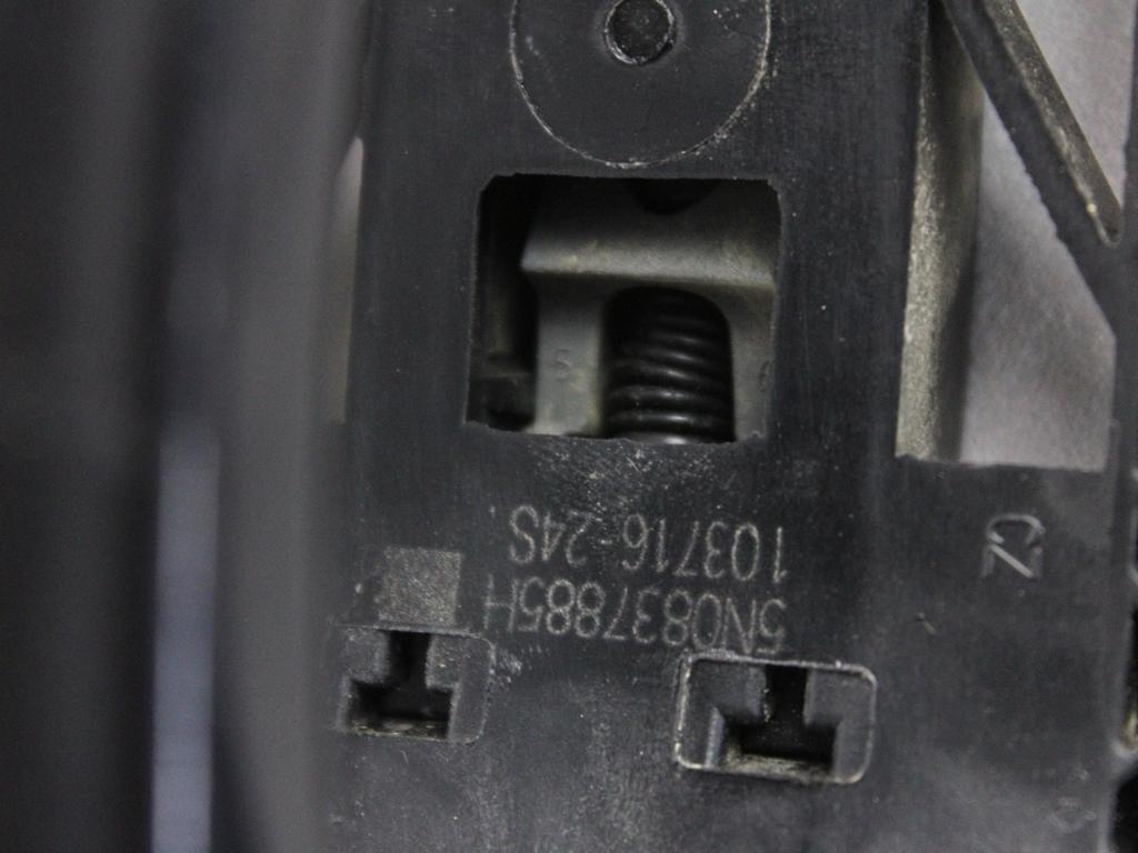 5G0837205P3FZ MANIGLIA ESTERNA PORTA ANTERIORE SINISTRA VOLKSWAGEN GOLF 7 1.4 B 92KW AUT 5P (2017) RICAMBIO USATO