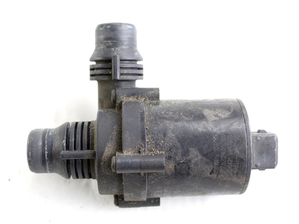 64216917700 POMPA ACQUA SECONDARIA BMW SERIE 5 530D E60 3.0 D 170KW AUT 4P (2006) RICAMBIO USATO
