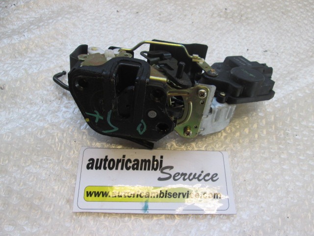 CENTRALNA KLJUCAVNICA ZADJIH LEVIH VRAT OEM N. 8141026000 ORIGINAL REZERVNI DEL HYUNDAI SANTA FE SM MK1 (2000 - 2006) DIESEL LETNIK 2003