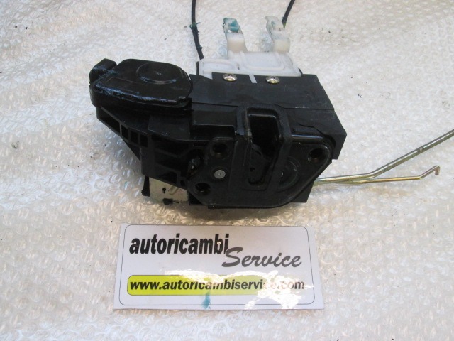 CENTRALNI ZAKLEP SPREDNJIH VRAT  OEM N. 8132026021 ORIGINAL REZERVNI DEL HYUNDAI SANTA FE SM MK1 (2000 - 2006) DIESEL LETNIK 2003