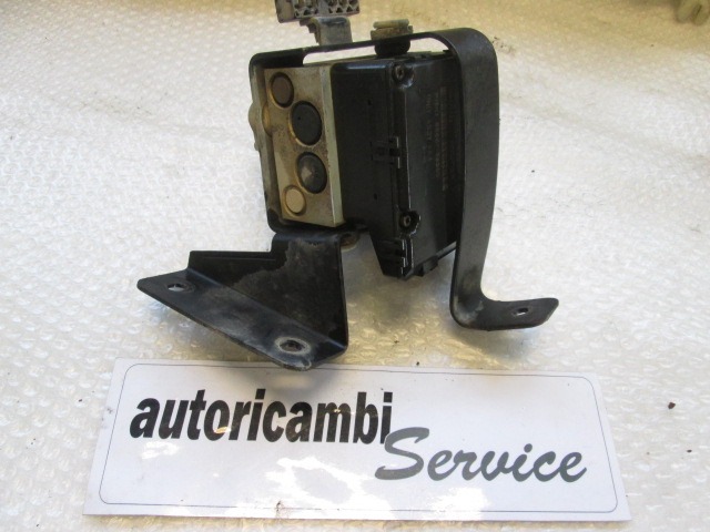 ABS AGREGAT S PUMPO OEM N. 9566026500 ORIGINAL REZERVNI DEL HYUNDAI SANTA FE SM MK1 (2000 - 2006) DIESEL LETNIK 2003