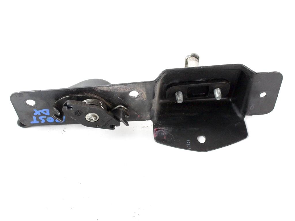 8200006260 AGGANCIO SERRATURA PORTA DI CARICO A BATTENTE POSTERIORE DESTRA OPEL VIVARO 1.9 D 60KW 5M 2P (2002) RICAMBIO USATO 91166045 