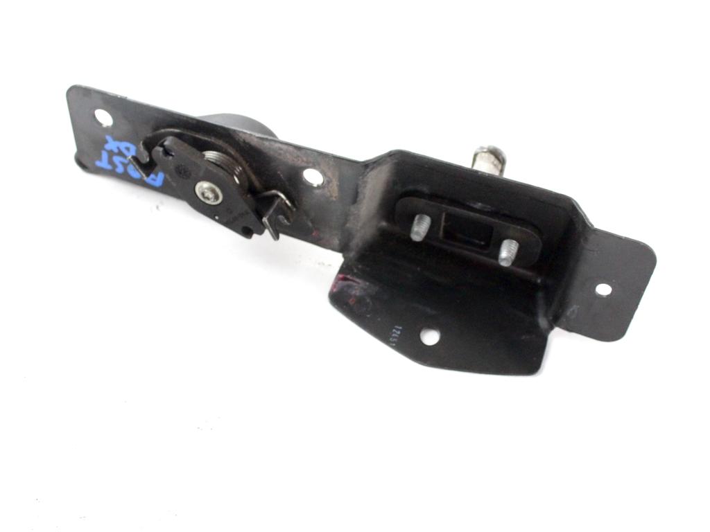 8200006260 AGGANCIO SERRATURA PORTA DI CARICO A BATTENTE POSTERIORE DESTRA OPEL VIVARO 1.9 D 60KW 5M 2P (2002) RICAMBIO USATO 91166045 
