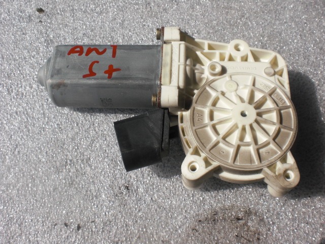 DVIZNI MEHANIZEM SPREDNIH STEKEL  OEM N.  ORIGINAL REZERVNI DEL BMW SERIE 5 E60 E61 (2003 - 2010) DIESEL LETNIK 2003