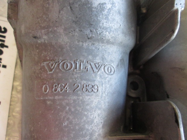 TOPLOTNI IZMENJEVALNIK/FILTER OLJA  OEM N. 6740273266 ORIGINAL REZERVNI DEL VOLVO V70 MK2 285 (2000 - 2007) DIESEL LETNIK 2003