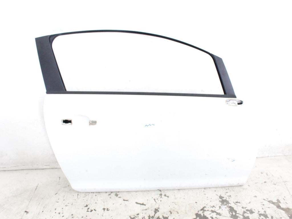 93191127 PORTA ANTERIORE DESTRA PASSEGGERO OPEL CORSA D 1.2 B 63KW 5M 3P (2011) RICAMBIO USATO LEGGERMENTE GRAFFIATA