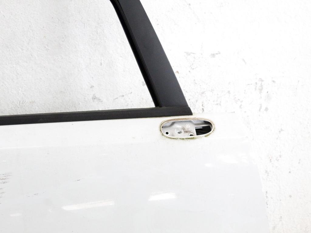 93191127 PORTA ANTERIORE DESTRA PASSEGGERO OPEL CORSA D 1.2 B 63KW 5M 3P (2011) RICAMBIO USATO LEGGERMENTE GRAFFIATA