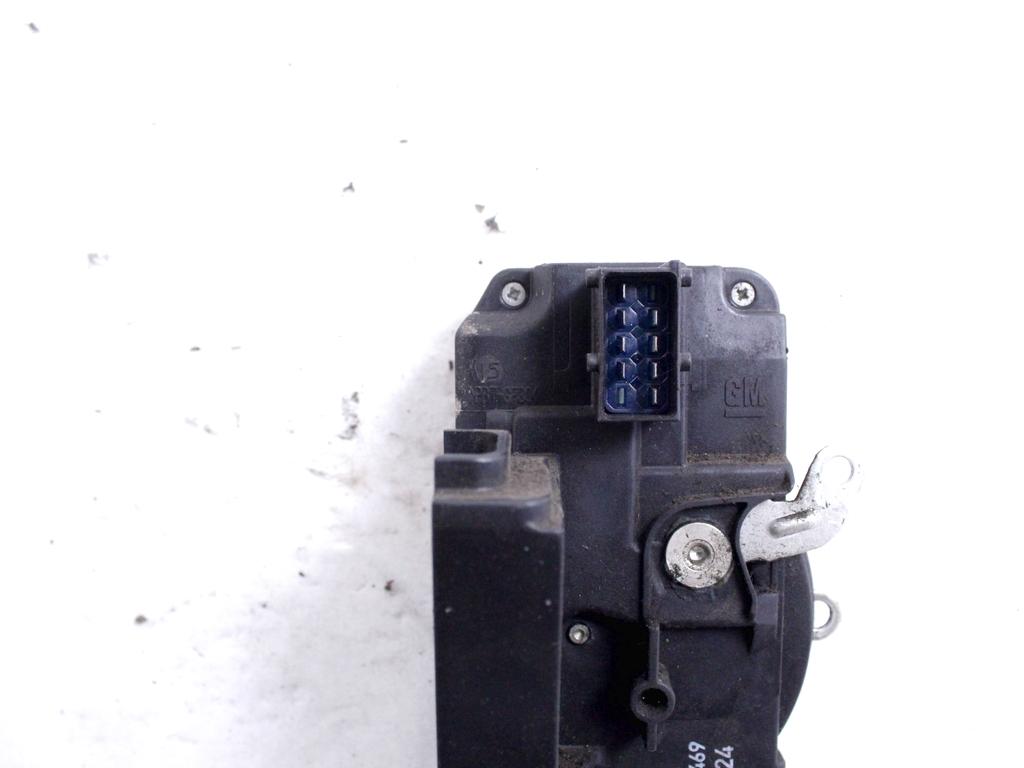 93851810 CHIUSURA SERRATURA PORTA DI CARICO A BATTENTE POSTERIORE SINISTRA OPEL VIVARO 1.9 D 74KW 5M 2P (2003) RICAMBIO USATO 91166224 8200008469