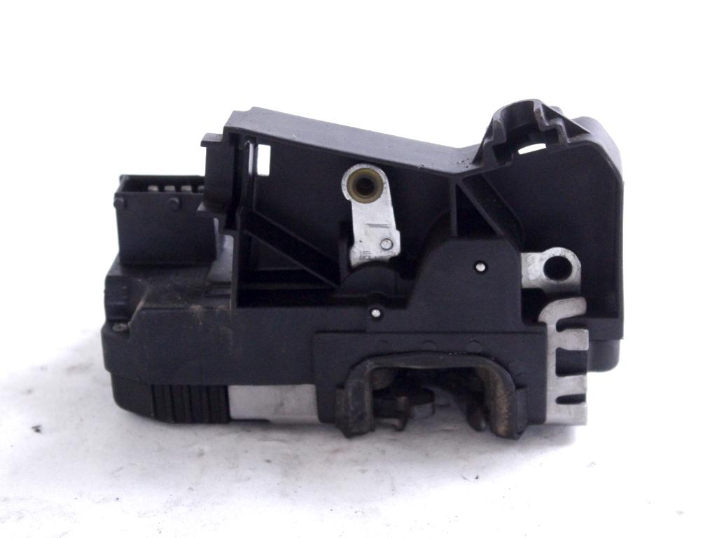 93851810 CHIUSURA SERRATURA PORTA DI CARICO A BATTENTE POSTERIORE SINISTRA OPEL VIVARO 1.9 D 74KW 5M 2P (2003) RICAMBIO USATO 91166224 8200008469