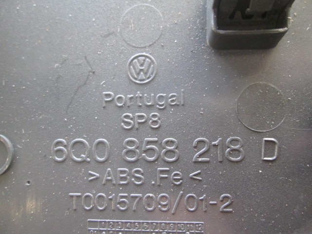 MONTA?NI DELI /  ARMATURNE PLOSCE SPODNJI OEM N. 6Q0858218 ORIGINAL REZERVNI DEL VOLKSWAGEN POLO 9N (10/2001 - 2005) BENZINA LETNIK 2004