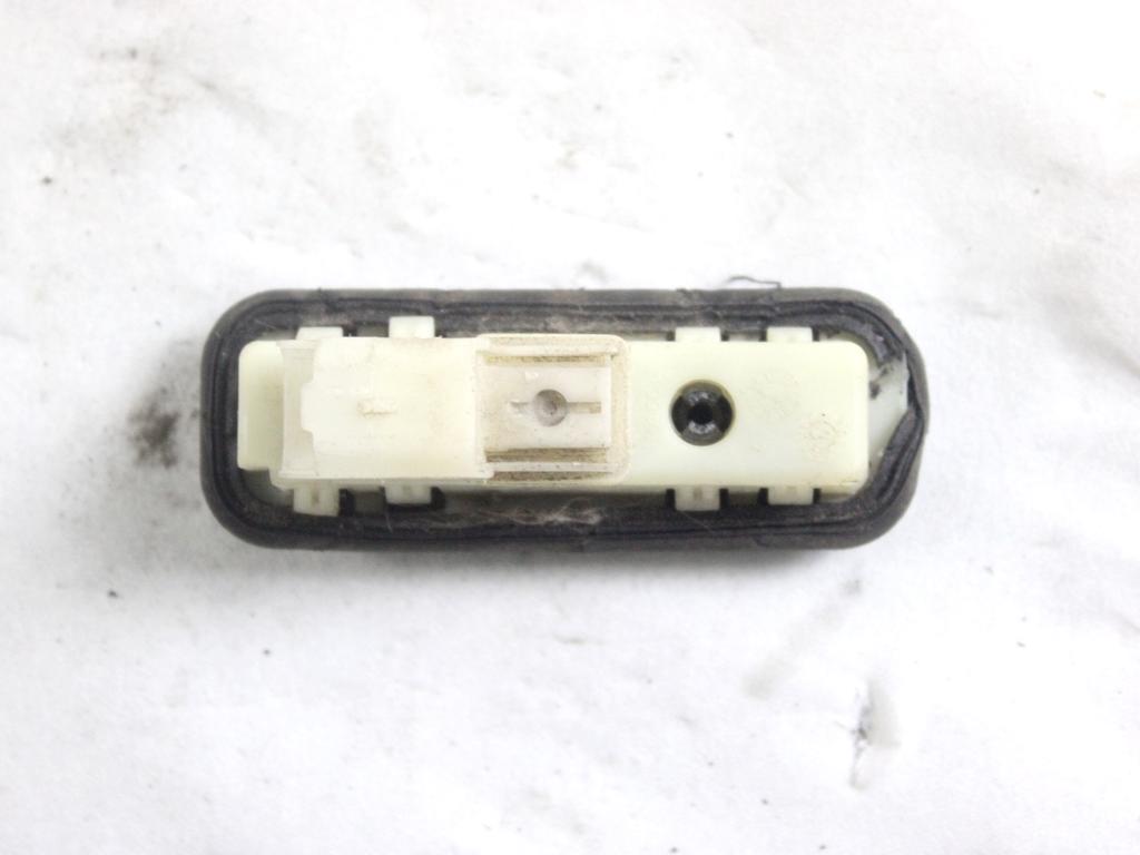 6490CN PULSANTE APERTURA PORTELLONE COFANO POSTERIORE BAULE CITROEN C3 1.4 D 50KW 5M 5P (2015) RICAMBIO USATO