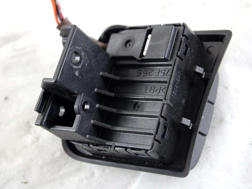 3749068L005PK COMANDO RADIO TELEFONO AL VOLANTE SUZUKI SWIFT 1.2 B 69KW AUT 5P (2013) RICAMBIO USATO