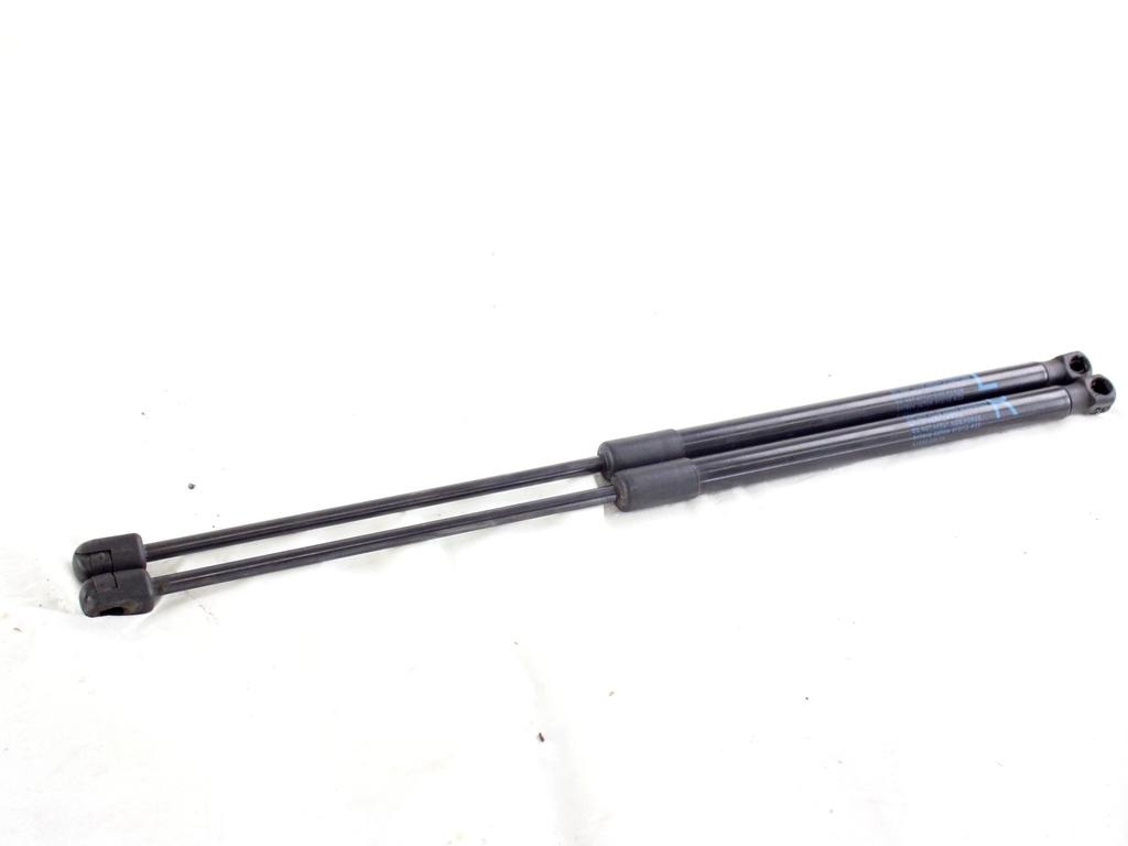 81850-68L00 COPPIA PISTONCINI ASTE AMMORTIZZANTI PORTELLONE COFANO POSTERIORE BAULE SUZUKI SWIFT 1.2 B 69KW AUT 5P (2013) RICAMBIO USATO 81860-68L00