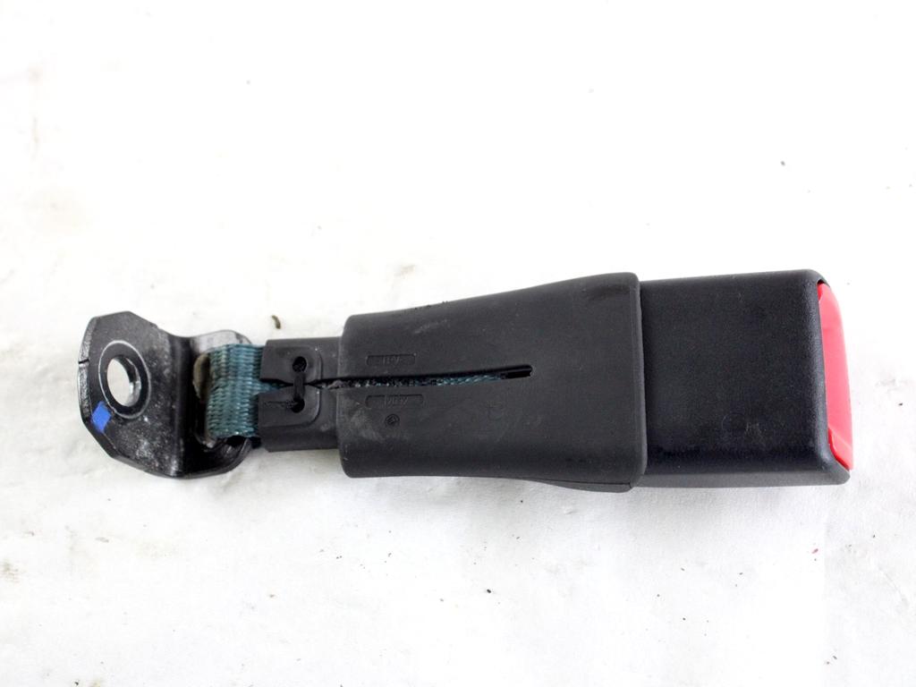 84950-68L00-5PK FIBBIA AGGANCIO CINTURA DI SICUREZZA POSTERIORE SUZUKI SWIFT 1.2 B 69KW AUT 5P (2013) RICAMBIO USATO