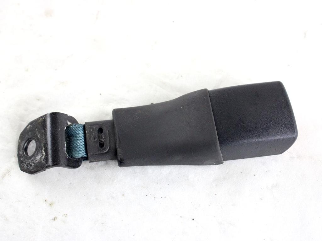84950-68L00-5PK FIBBIA AGGANCIO CINTURA DI SICUREZZA POSTERIORE SUZUKI SWIFT 1.2 B 69KW AUT 5P (2013) RICAMBIO USATO