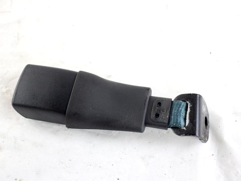 84950-68L00-5PK FIBBIA AGGANCIO CINTURA DI SICUREZZA POSTERIORE SUZUKI SWIFT 1.2 B 69KW AUT 5P (2013) RICAMBIO USATO