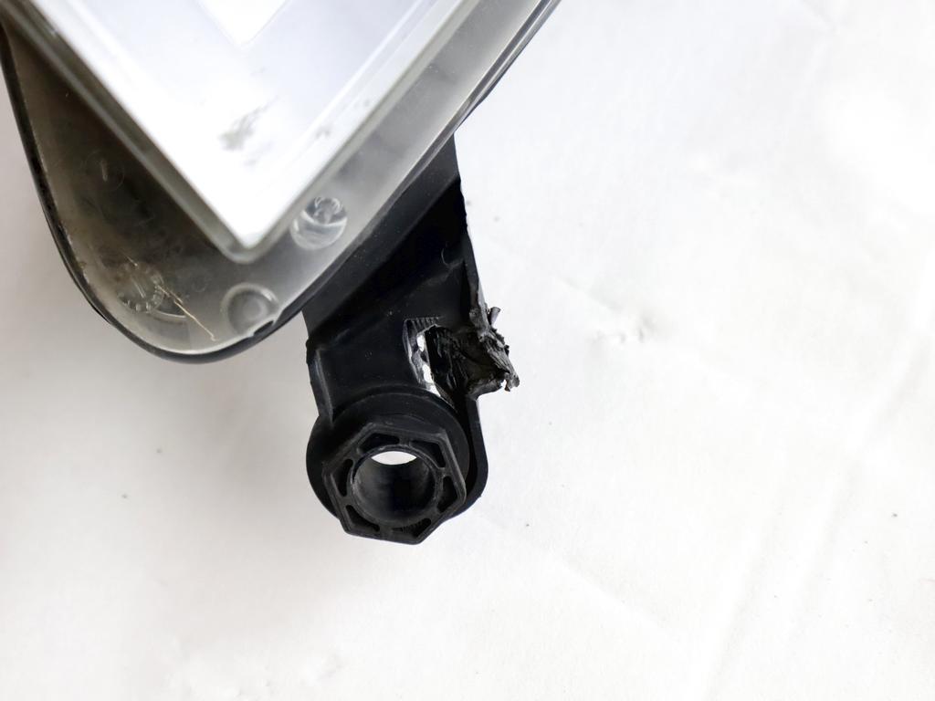 5M1941006G FARO FANALE ANTERIORE DESTRO VOLKSWAGEN GOLF PLUS 1.6 D 77KW 5M 5P (2010) RICAMBIO USATO SUPPORTO LEGGERMENTE DANNEGGIATO