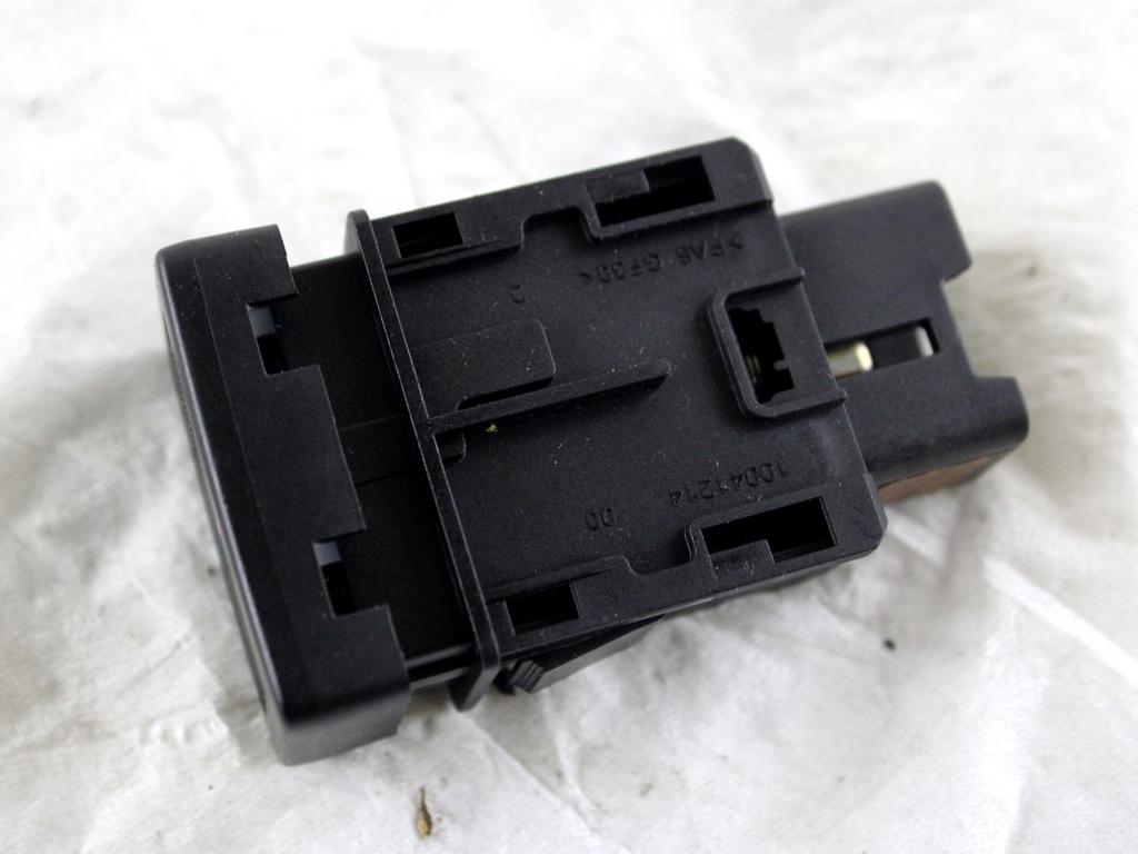 37585-57L00 COMANDO INTERRUTTORE DISATTIVAZIONE ESP CONTROLLO DI STABILITÀ OFF SUZUKI SWIFT 1.2 B 69KW AUT 5P (2013) RICAMBIO USATO